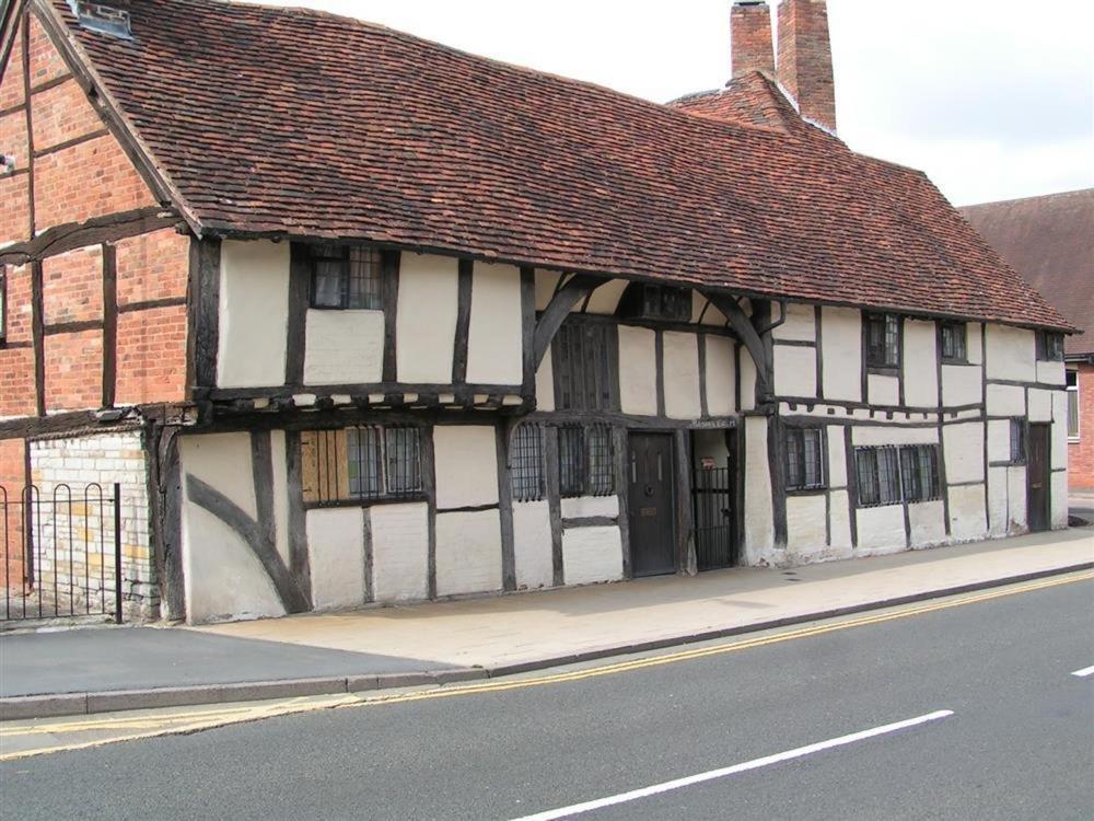 One Masons Court Villa Stratford-upon-Avon Exterior photo